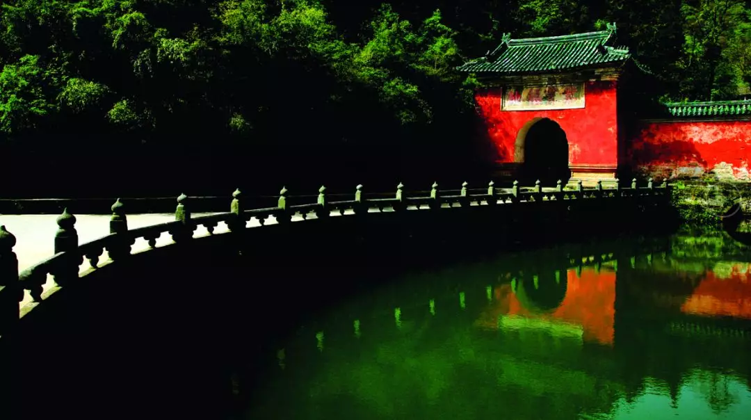 修行路上的武当女侠-中国道家养生网