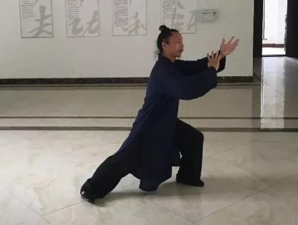 太极云手动作分解- 中国道家养生网