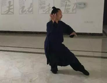 太极云手动作分解- 中国道家养生网